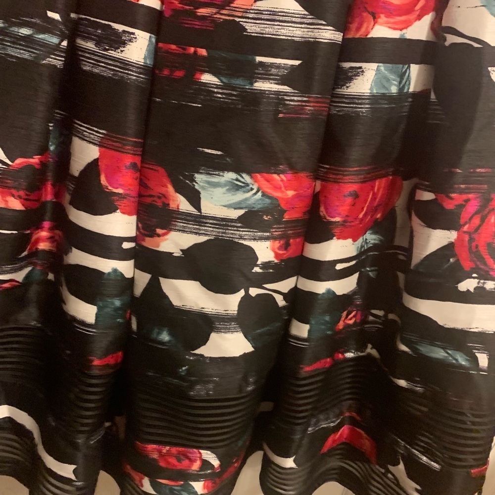 NWOT! Carmen Marc Valvo Dress - Picture 2 of 4